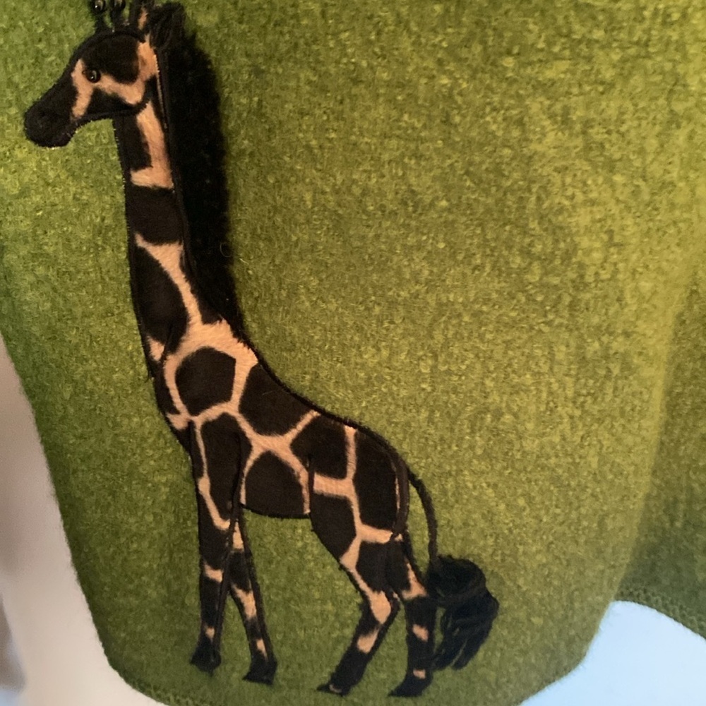 Lisa International 100% wool giraffes vest with faux fur collar - Picture 8 of 11